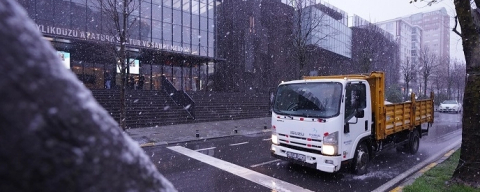 İstanbul Beylikdüzü'nde karla mücadele mesaisi