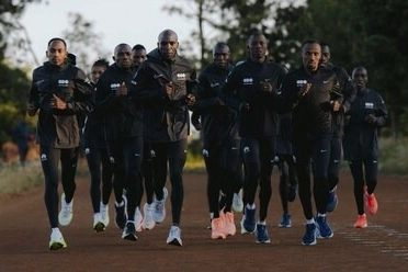 Huawei, Eliud Kipchoge'nin koşu takımıyla ortaklık kurarak sporda yeni olanaklar yaratıyor