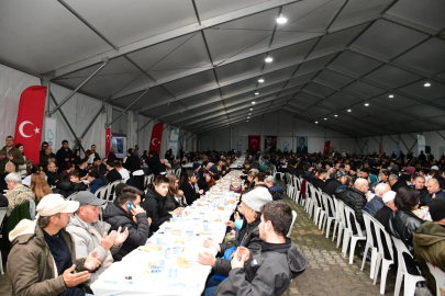 Balıkesir Büyükşehir, ilk iftarını vatandaşlarıyla gerçekleştirdi